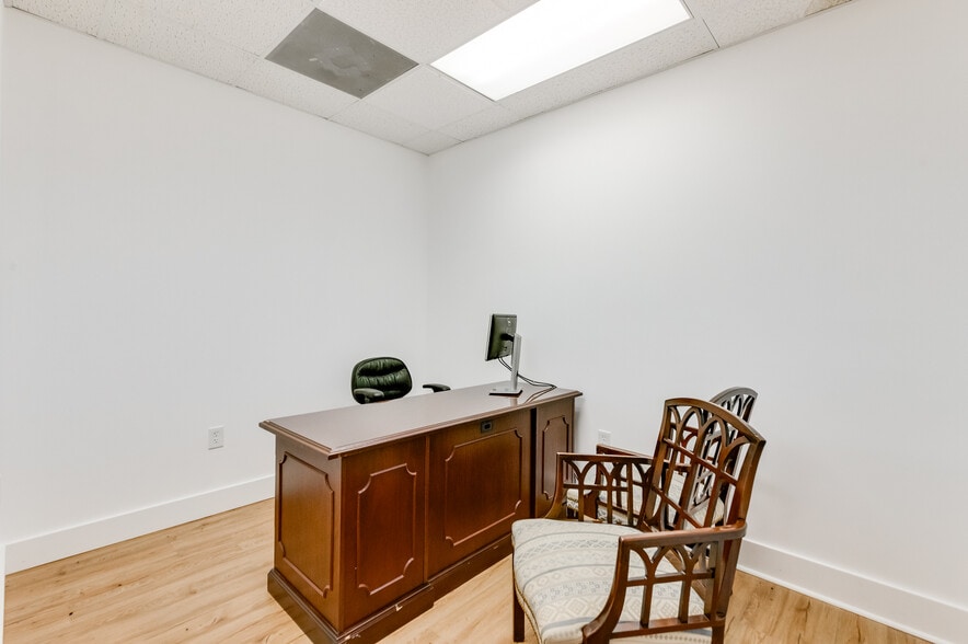 More Photos Of 16945 General Puller Hwy, Deltaville Office For Sale