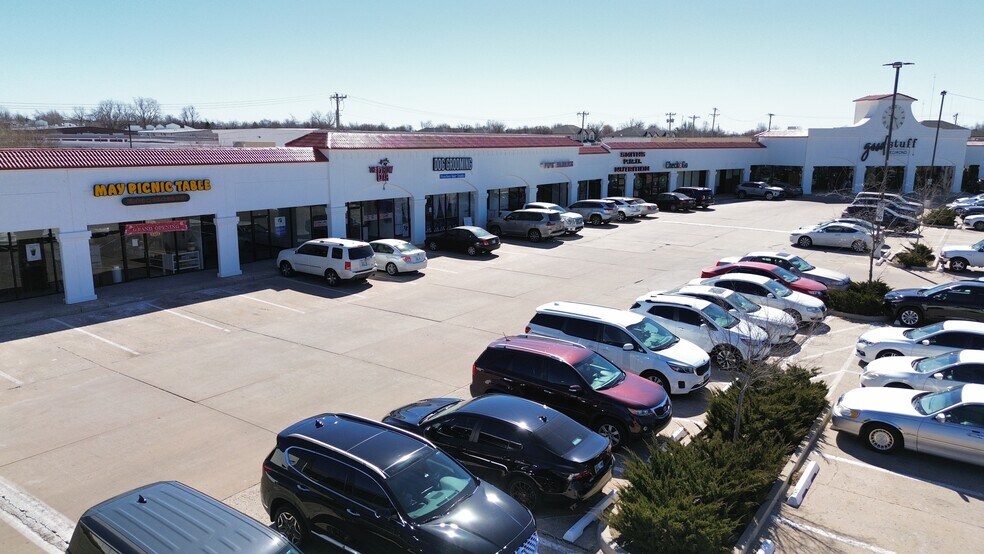 More Photos Of 800-828 W Edmond Rd, Edmond Unknown For Lease