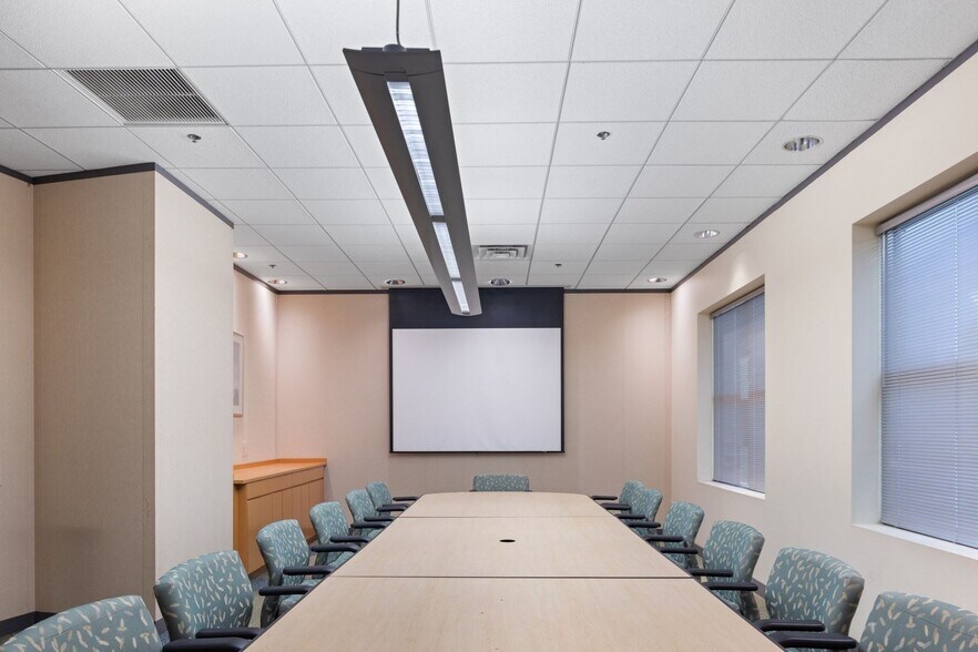 More Photos Of 8400 Silver Crossing, Oklahoma City Office For Sale