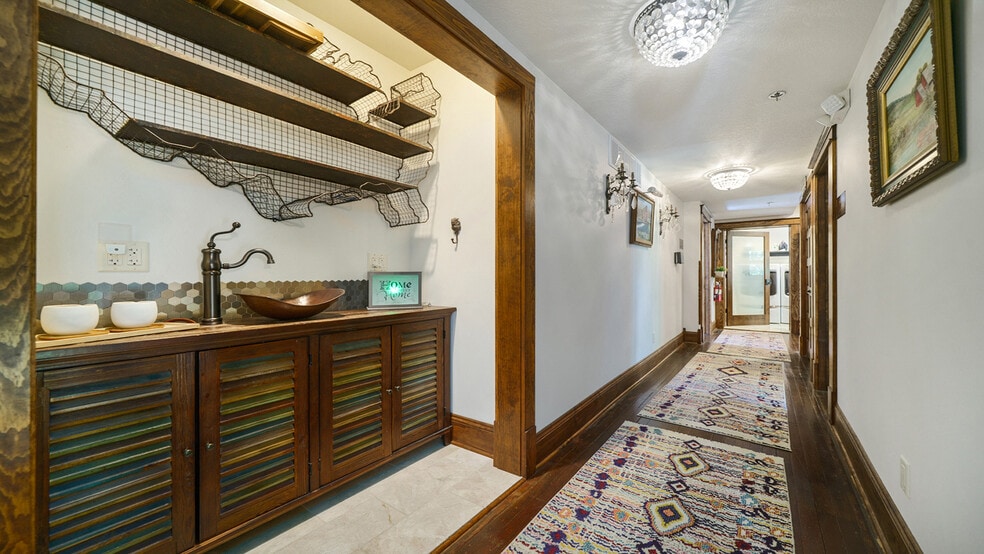 More Photos Of 409 N State St, Franklin Grove Hotel For Sale