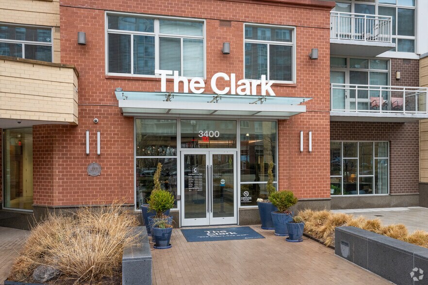 More Photos Of 3400 S Clark St, Arlington Apartments For Lease