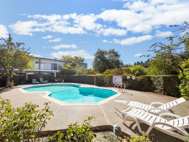 More Photos Of 950 Mountain View Dr, Lafayette Apartments For Sale