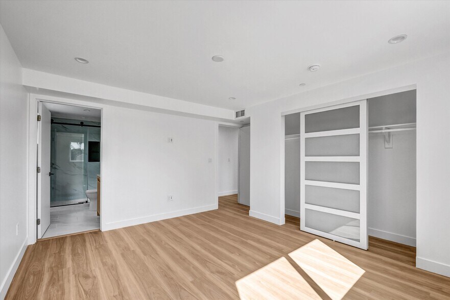 More Photos Of 7322 Newcastle Ave, Reseda Apartments For Sale