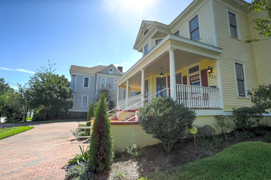 More Photos Of 921 N Palafox St, Pensacola Office For Sale