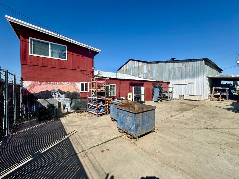 More Photos Of 1211 E Yosemite Ave, Madera Auto Repair For Sale