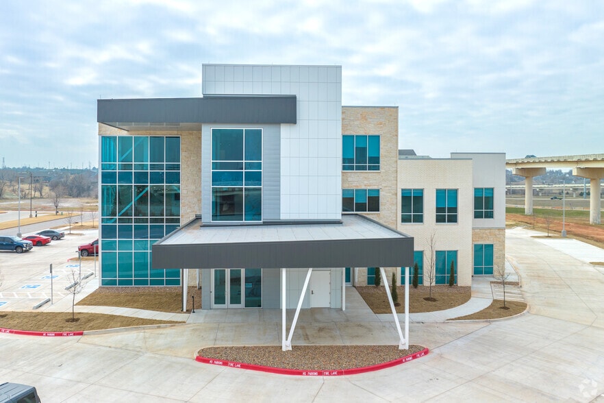 More Photos Of 13601 W Memorial Park Dr, Oklahoma City Medical For Lease