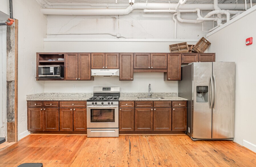 More Photos Of 101 W Main St, Union Dormitory For Sale