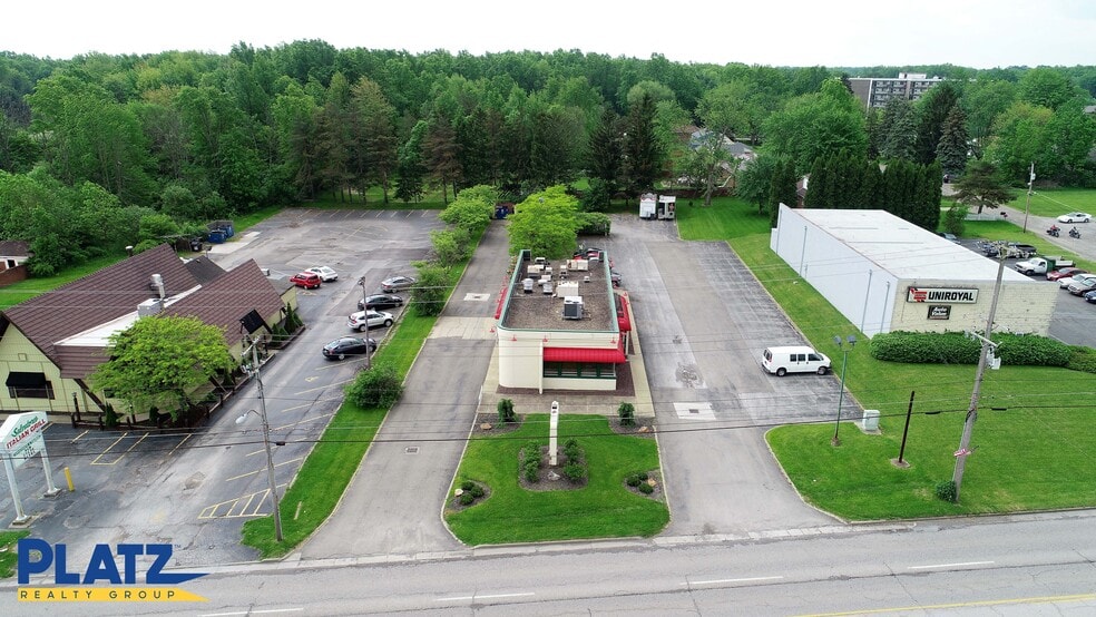 More Photos Of 4837 Mahoning Ave, Youngstown Restaurant For Lease