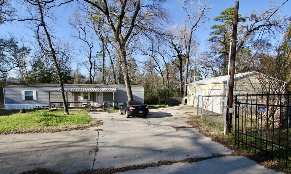 More Photos Of 11518 Bogs Rd, Tomball Shelter For Sale