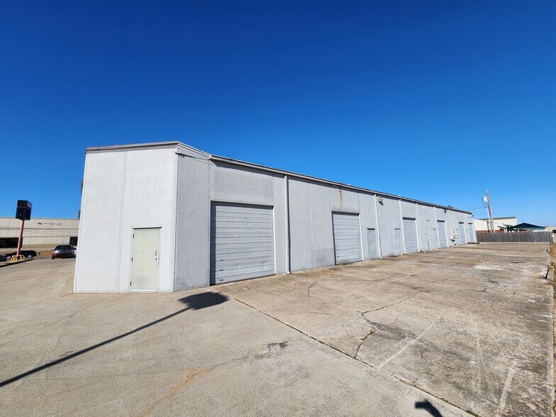 More Photos Of 4931 S Mingo Rd, Tulsa Flex For Lease
