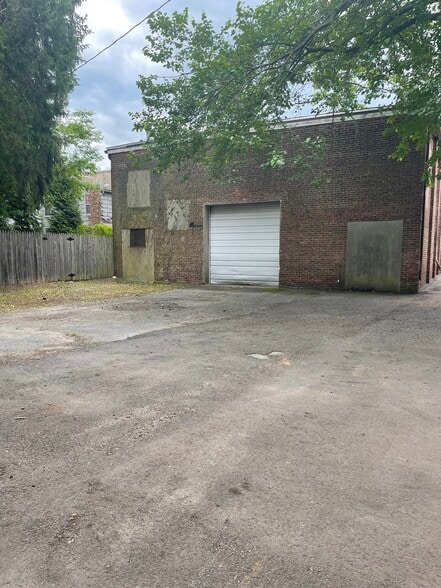 More Photos Of 12-14 Coryell 12-14 Coryell, Lambertville Light Distribution For Lease