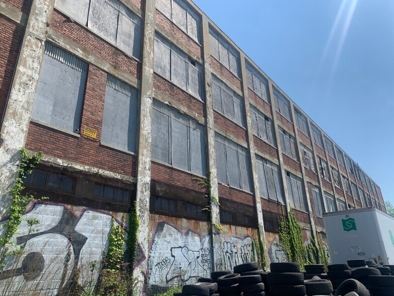 More Photos Of 133 Tonawanda St, Buffalo Warehouse For Sale