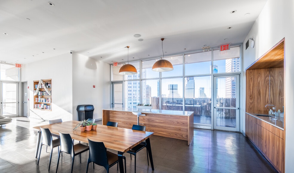 More Photos Of 75 Wall St, New York Hotel For Sale