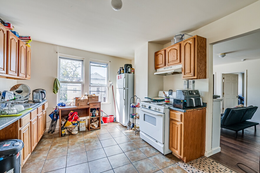 More Photos Of 172 Hamilton St, New Brunswick Storefront Retail Residential For Sale