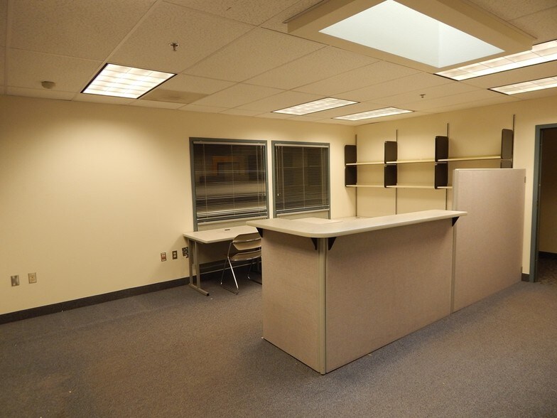 More Photos Of 2475 NW Stewart Pky, Roseburg General Retail For Lease