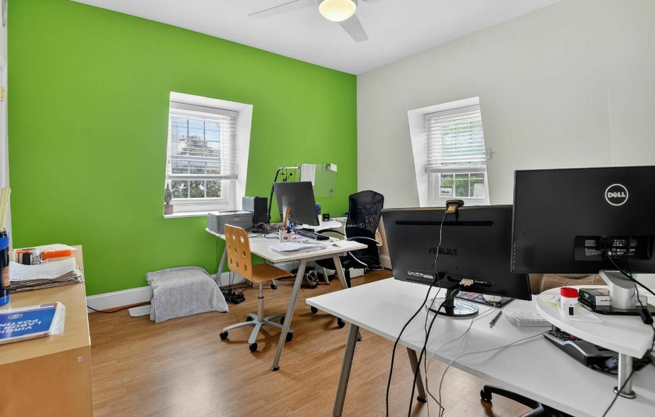 More Photos Of 110 S Columbus St, Alexandria Storefront Retail Office For Sale