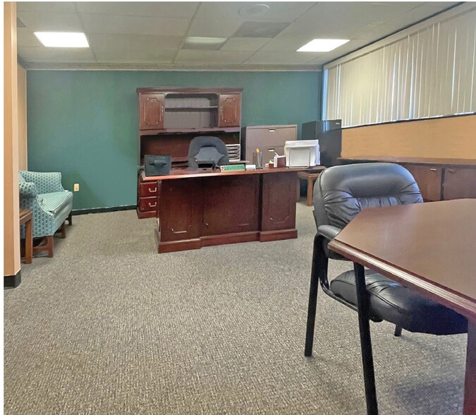 More Photos Of 485 Beale St, Memphis Office For Sale