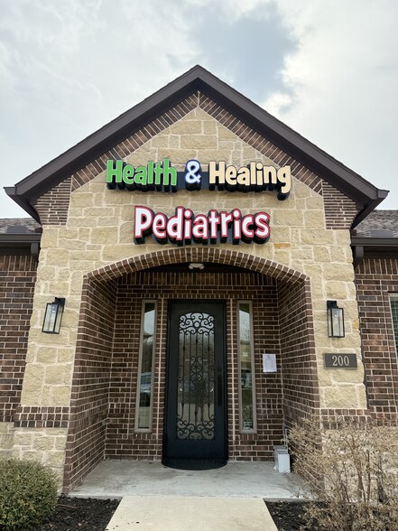 Primary Photo Of 11655 Independence Pky, Frisco Unknown For Lease