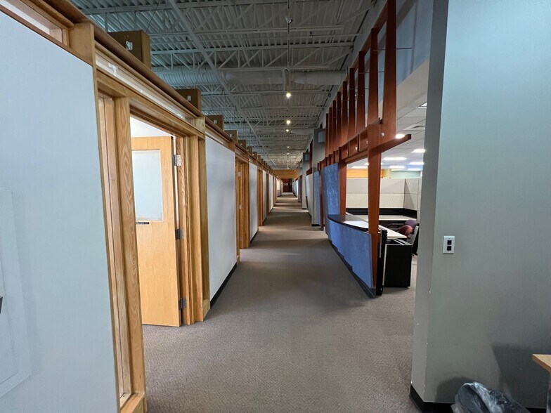 More Photos Of 9 Oak St, Guilford Manufacturing For Sale