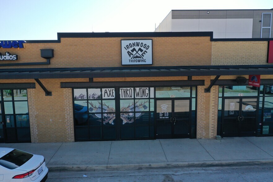 More Photos Of 314 E Hickory St, Denton Freestanding For Lease