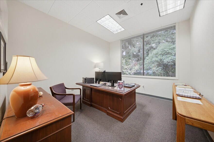 More Photos Of 700 University Ave, Sacramento Office For Lease