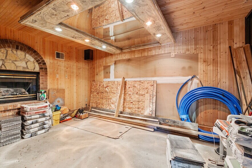 More Photos Of 2507 E 1100 N, Demotte Apartments For Sale