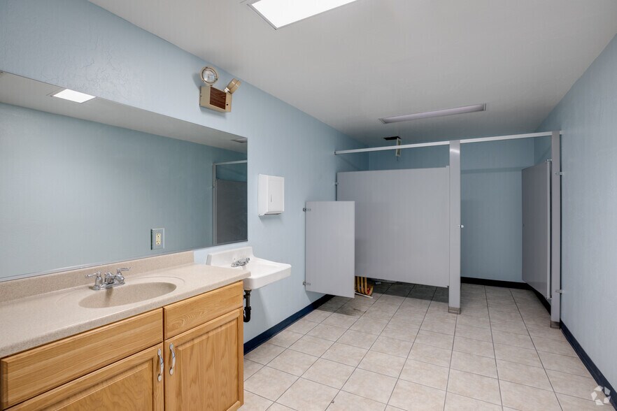 More Photos Of 9211 N 9th Ave, Phoenix Service For Sale