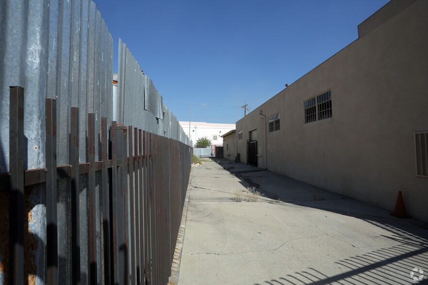 More Photos Of 1623-1643 E 22nd St, Los Angeles Warehouse For Lease