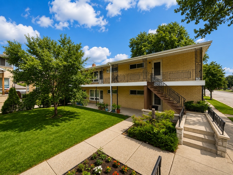More Photos Of 512-514 W Harrison St, Oak Park Apartments For Sale