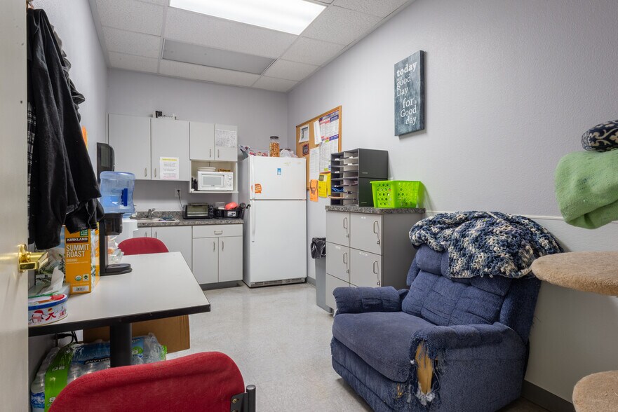 More Photos Of 3210 S Decatur Blvd, Las Vegas General Retail For Lease