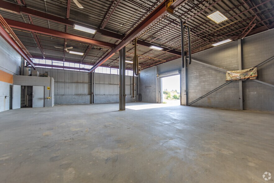 More Photos Of 1075 Clark Blvd, Brampton Warehouse For Sale