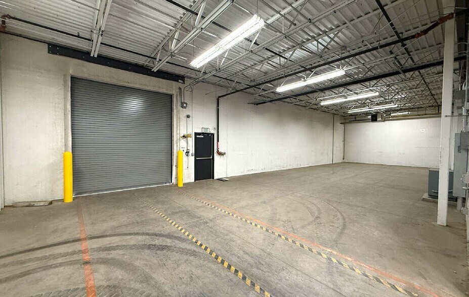 More Photos Of 31815 Great Western Dr, Windsor Manufacturing For Lease