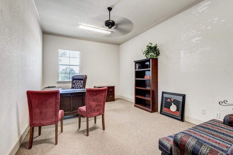 More Photos Of 8209 Mid Cities Blvd, North Richland Hills Loft Creative Space For Lease