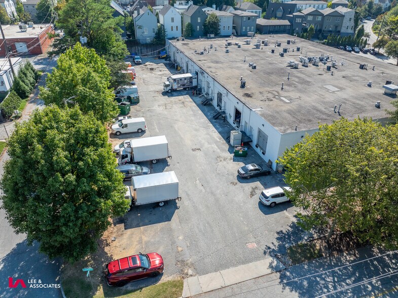 More Photos Of 729-743 Lambert Dr NE, Atlanta Light Distribution For Sale