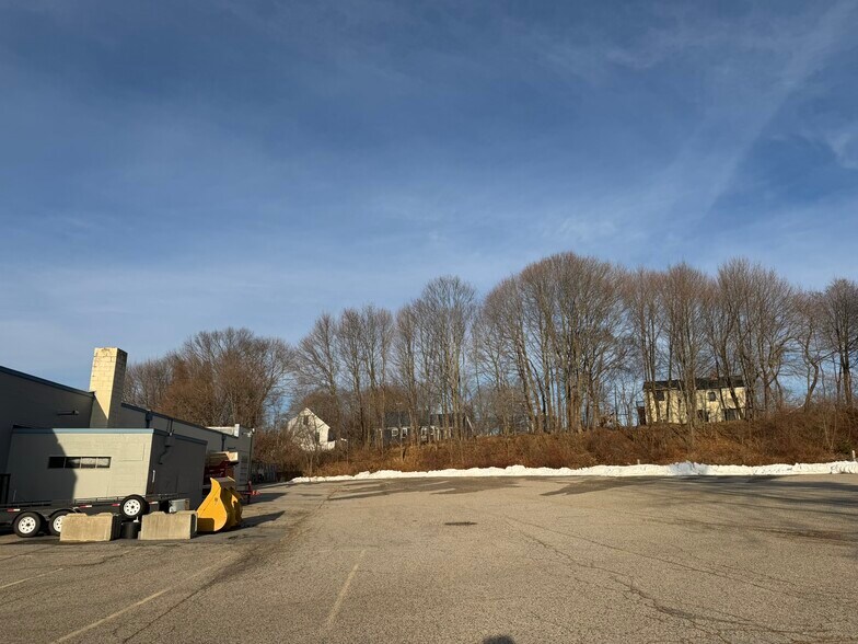 More Photos Of 172 Main St, South Portland Warehouse For Sale