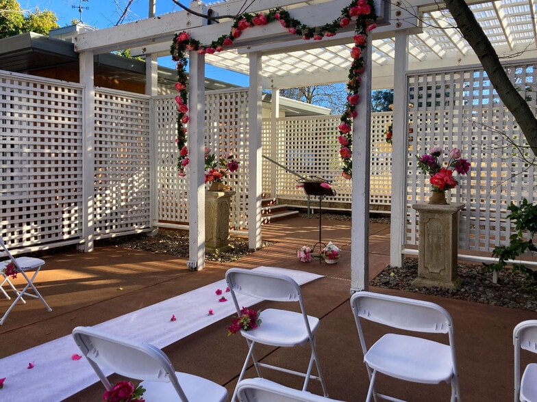 More Photos Of 870 Hartnell Ave, Redding Garden Center For Sale