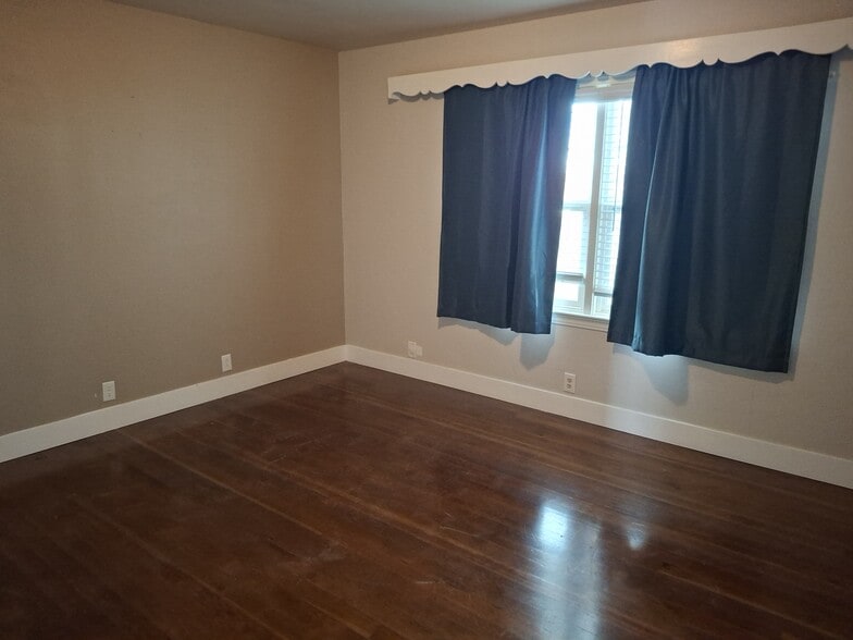 More Photos Of 1694 Oakhurst Ave, Reno Multifamily For Lease