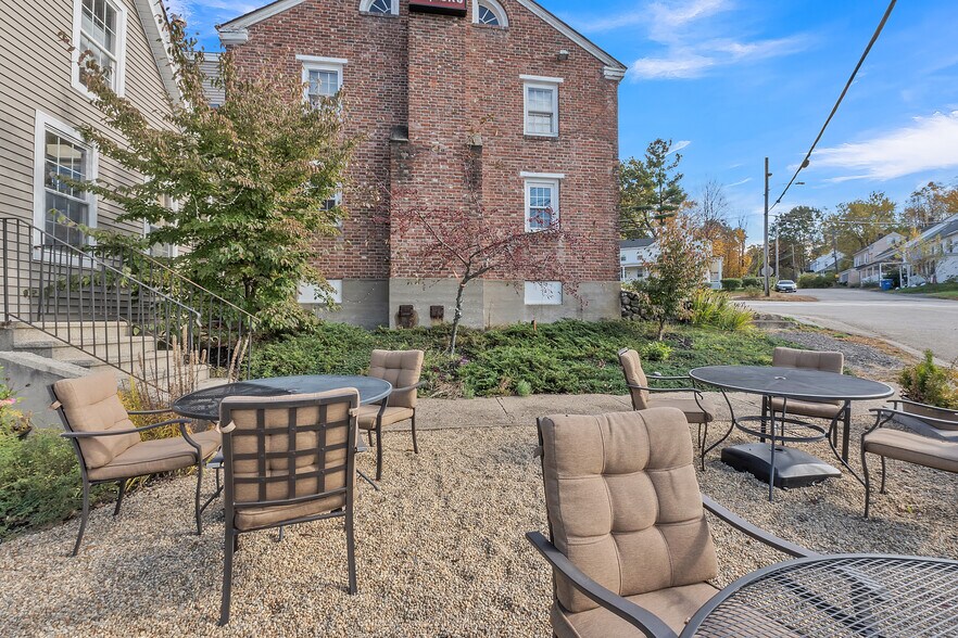 More Photos Of 1 Princeton St, Jefferson Restaurant For Sale