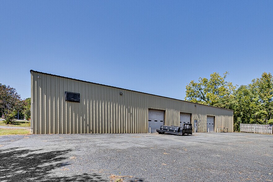 More Photos Of 174 LeWallen Rd, Asheboro Auto Repair For Lease