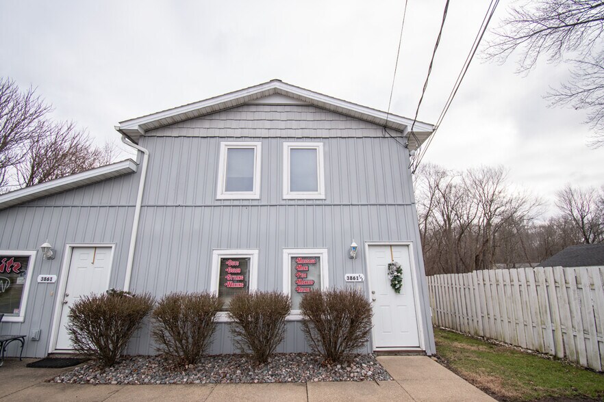 More Photos Of 3861 Main St, Mineral Ridge Office For Sale