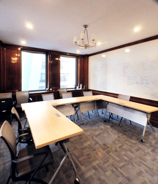 More Photos Of 105 W Madison St, Chicago Office Residential For Lease