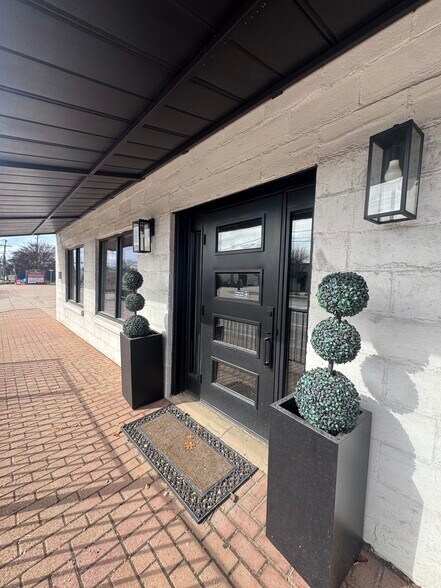 More Photos Of 200 S Main St, Keller Office For Sale