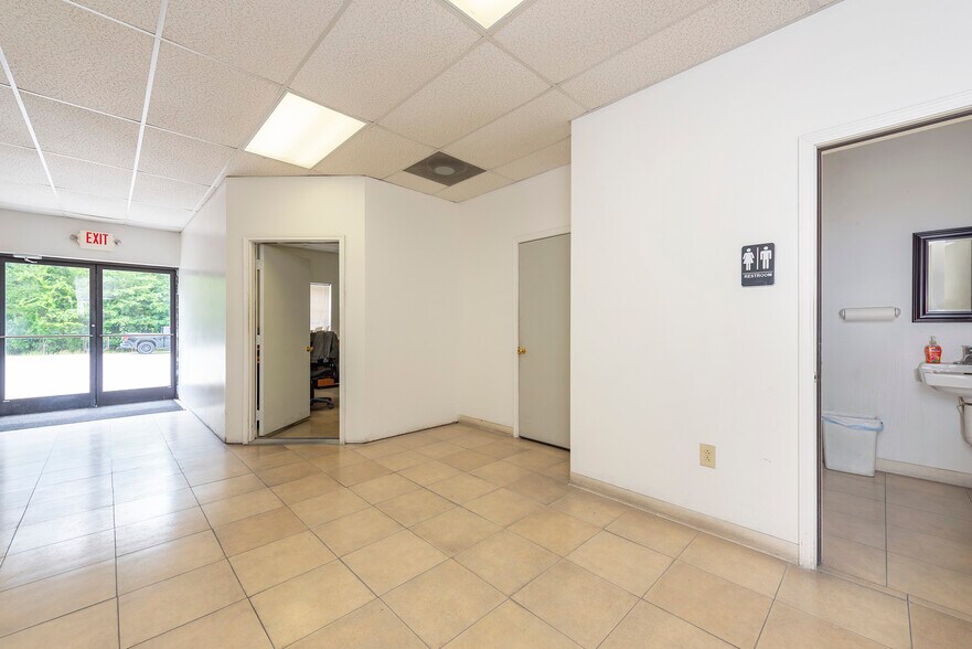 More Photos Of 45 Spiral Rd, Arden Warehouse For Sale