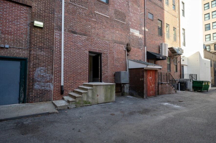 More Photos Of 531-545 Main St, Worcester Office For Sale