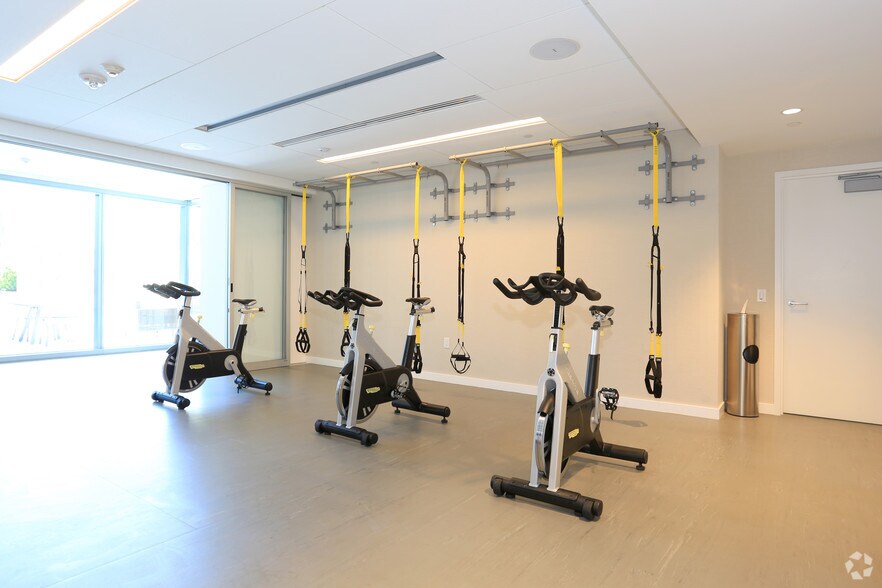 More Photos Of 399 Fremont St, San Francisco Apartments For Lease