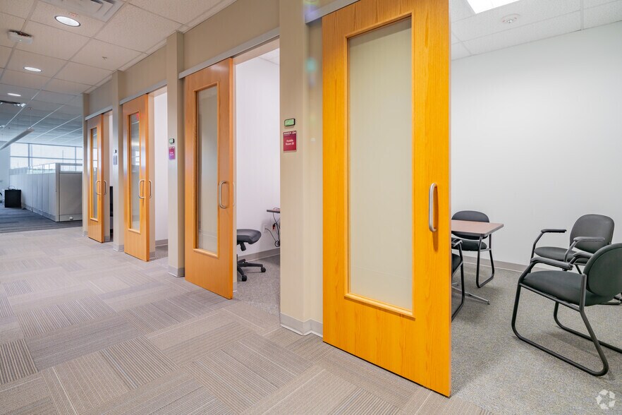 More Photos Of 10000 Rogers Run, San Antonio Office For Sale