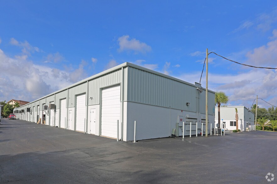 More Photos Of 1312 Commerce Ln, Jupiter Warehouse For Lease