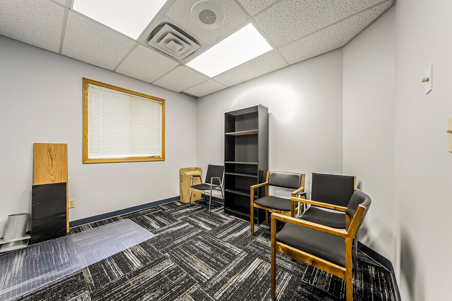 More Photos Of 4259 Lake Rd, Lorain Office For Sale