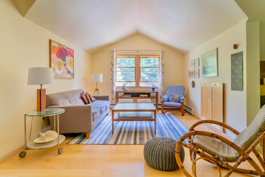 More Photos Of 5355 NY-212 Rt, Mount Tremper Hotel For Sale