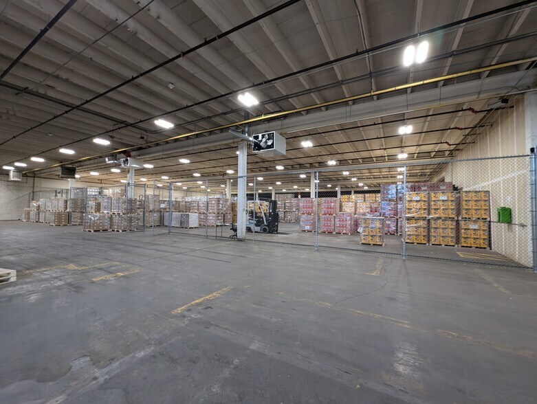 More Photos Of 860 Vandalia St, Saint Paul Warehouse For Lease